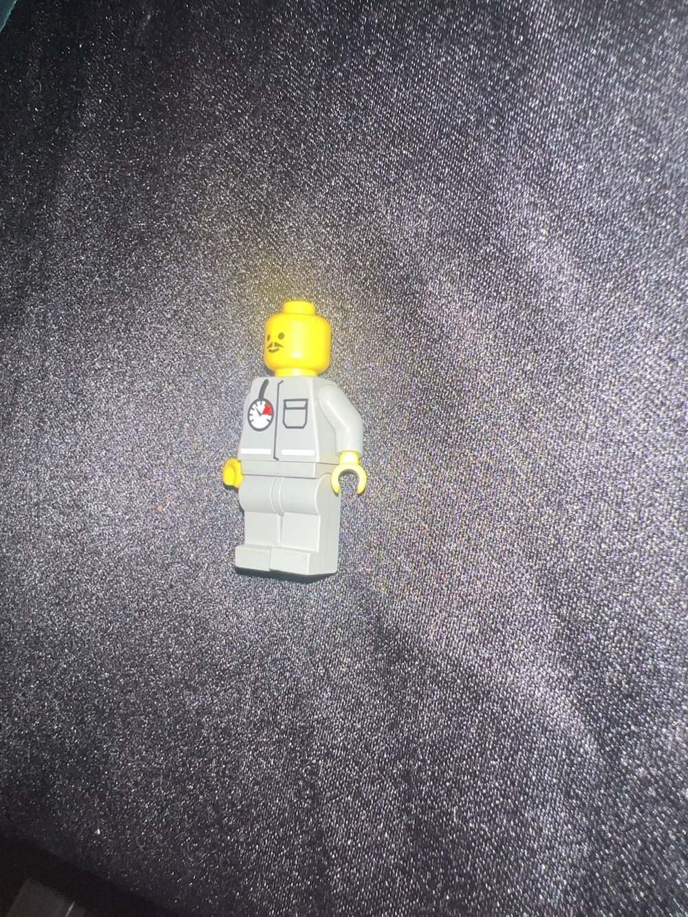LEGO Classic Firefighter Minifigure with Light Gray Coat and Air Gauge Print - Picture 3 of 5
